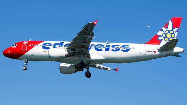 HB-IHY:Airbus A320-200:Edelweiss Air
